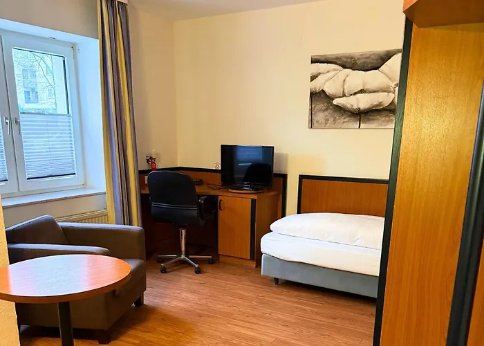 Keyless Boardinghouse